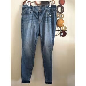 B25 Torrid 16T light denim 3 button jeans